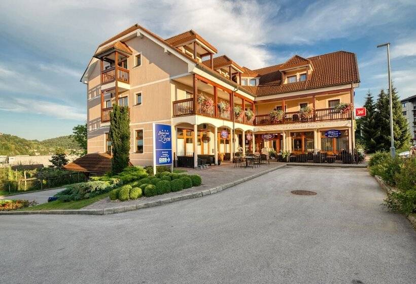 Garni Hotel Zvon