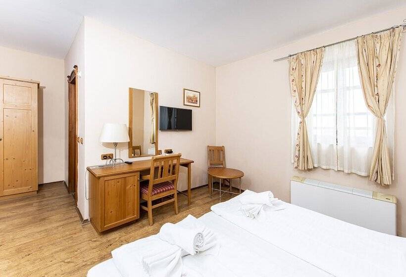 Gastland M1 Hotel & Conference Center