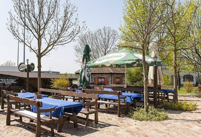 Gastland M1 Hotel & Conference Center