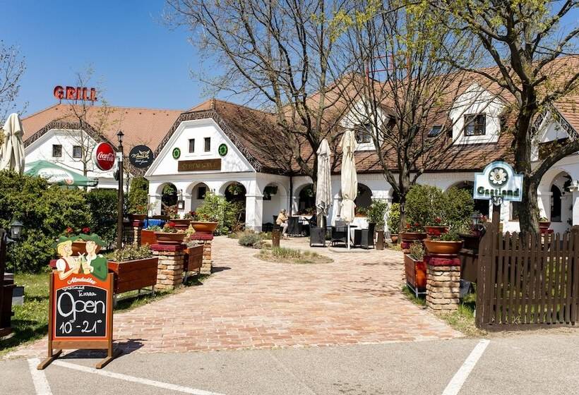 Gastland M1 Hotel & Conference Center