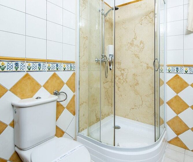 Gastland M1 Hotel & Conference Center