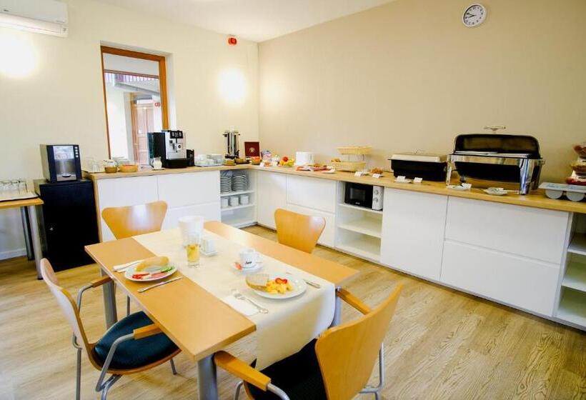 ホテル Adalbert Szent György Ház