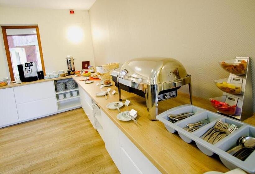 Отель Adalbert Szent György Ház