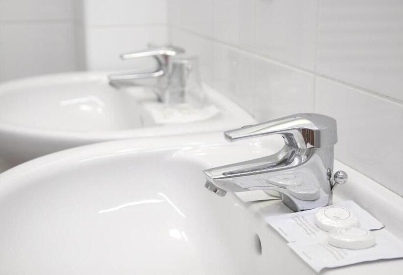 Отель Adalbert Szent György Ház