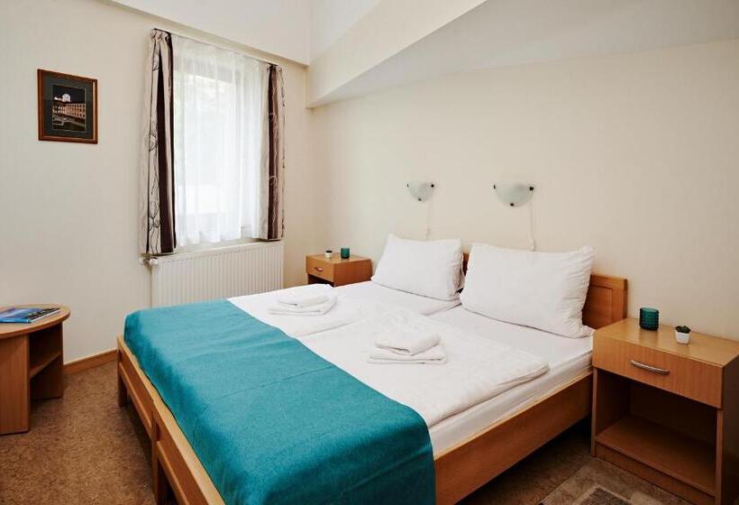 Отель Adalbert Szent György Ház