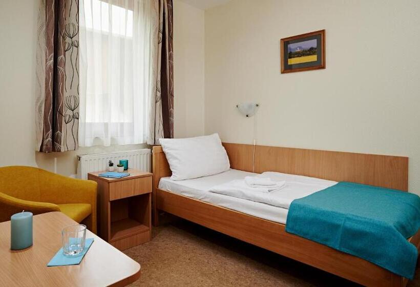 Отель Adalbert Szent György Ház