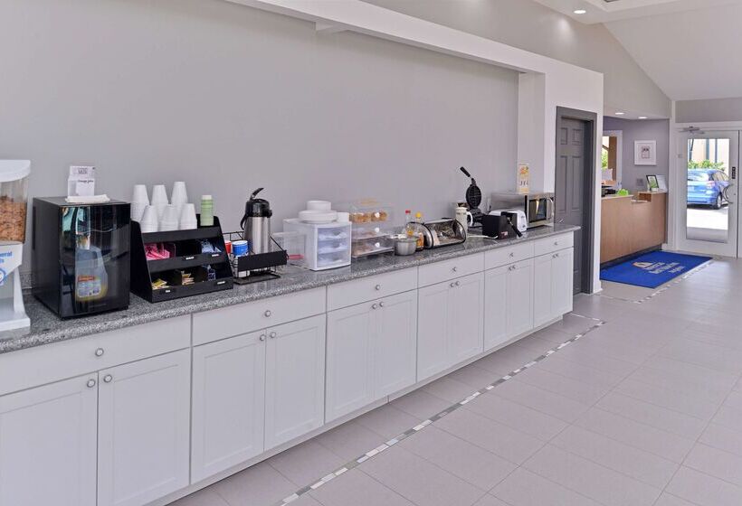 فندق Americas Best Value Inn Angleton