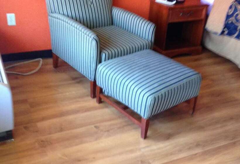 فندق Americas Best Value Inn Forest