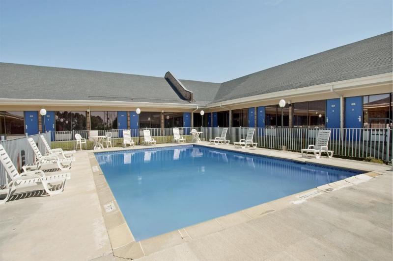 فندق Americas Best Value Inn Forest