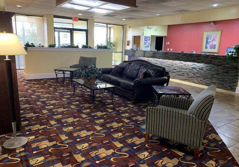 酒店 Americas Best Value Inn Forest