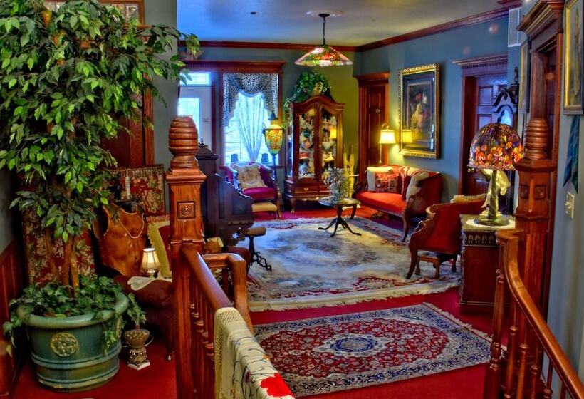 Отель Big Yellow Inn