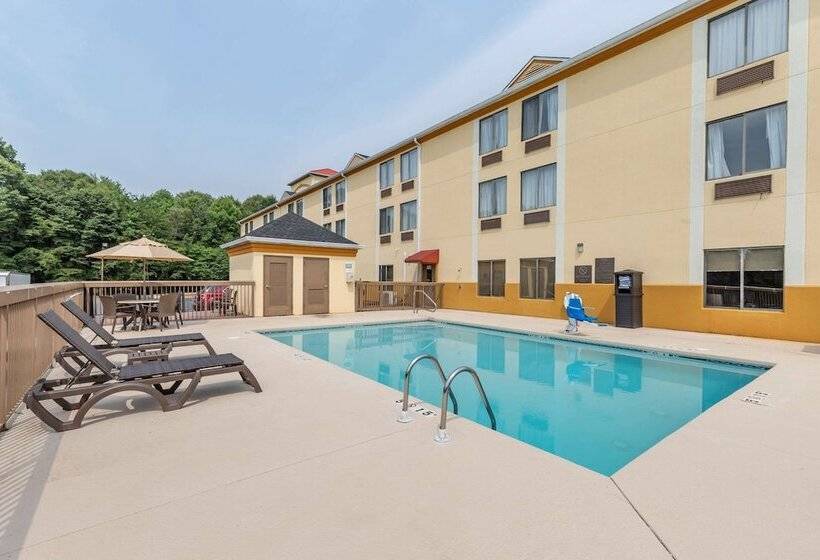 فندق Comfort Inn & Suites Mocksville I 40