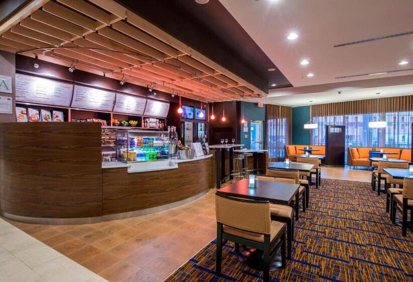 هتل Courtyard By Marriott Columbus
