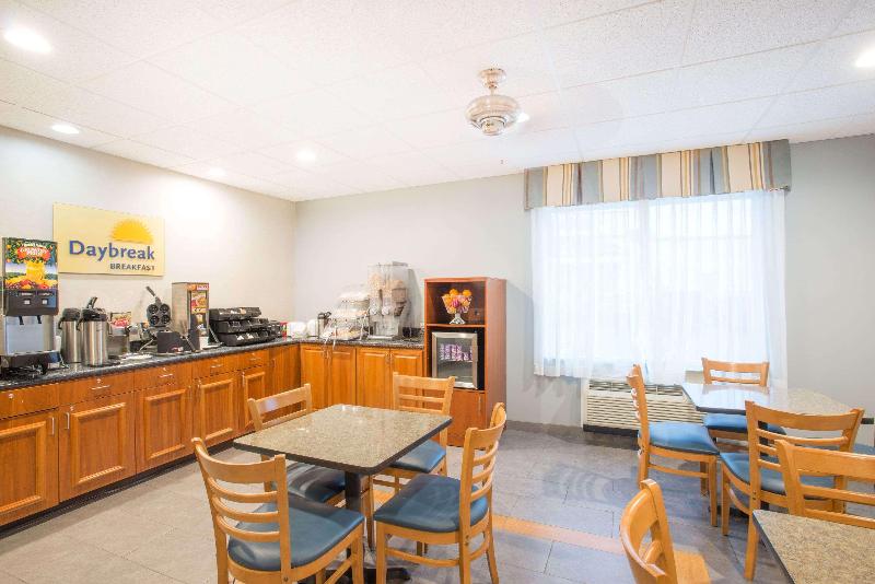 فندق Days Inn By Wyndham Watertown Fort Drum