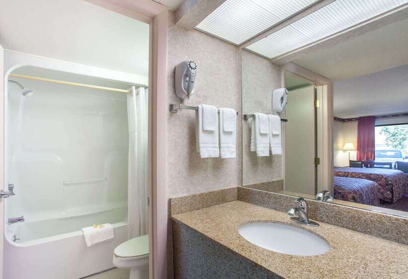 호텔 Days Inn By Wyndham Saint Pauls