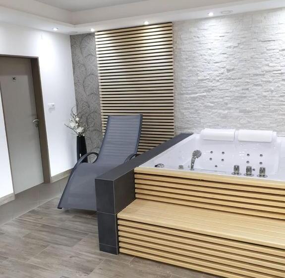 هتل Dežman Apartments & Rooms