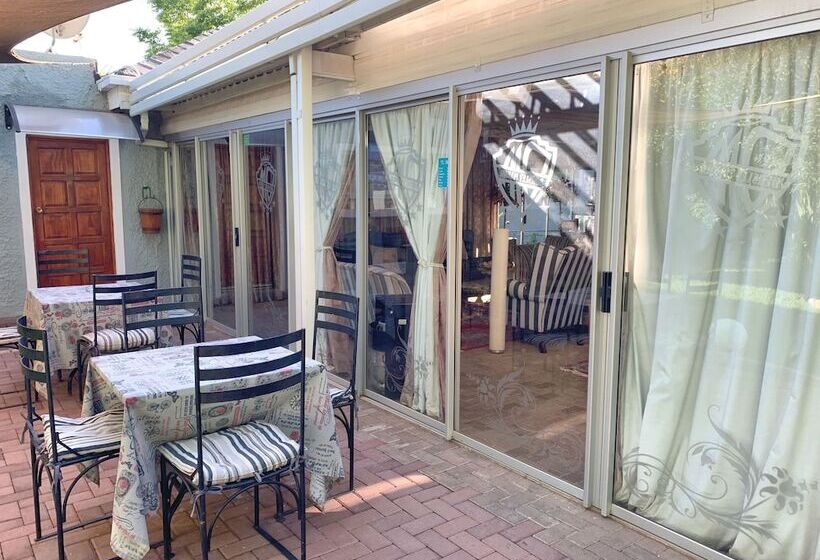 ホテル Dersley Manor