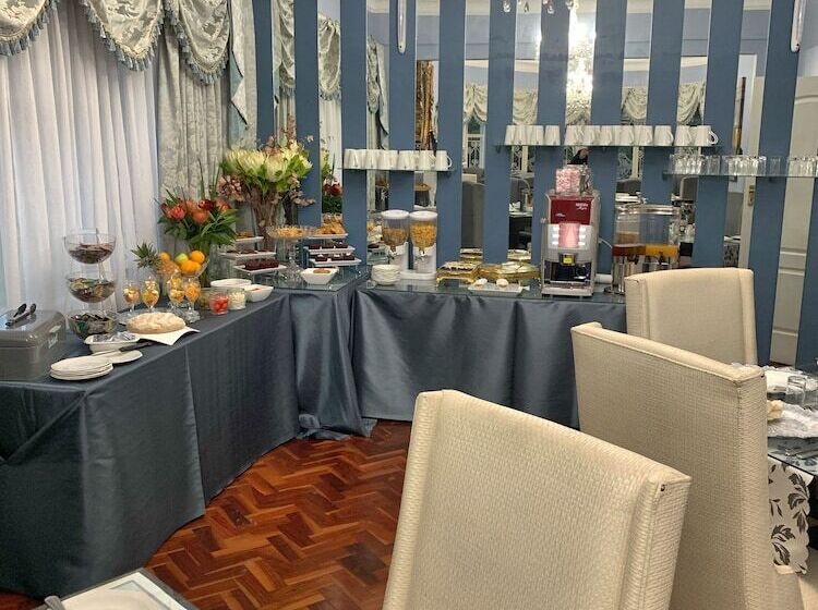 ホテル Dersley Manor