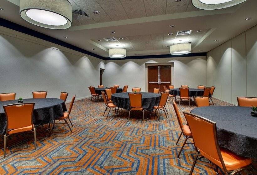 酒店 Drury Inn & Suites Iowa City Coralville