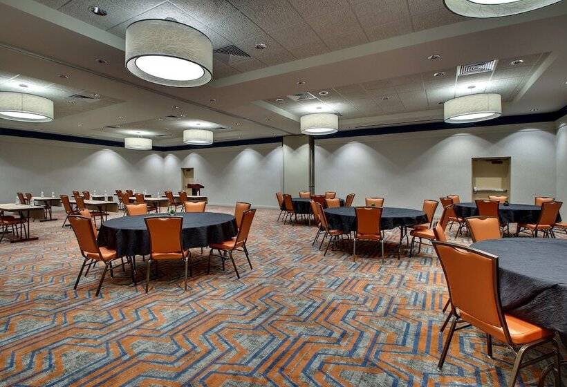 酒店 Drury Inn & Suites Iowa City Coralville