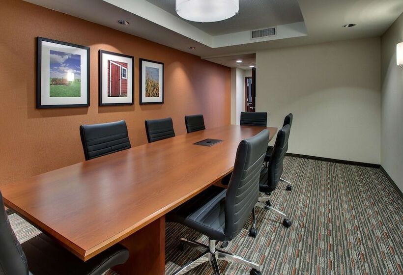 酒店 Drury Inn & Suites Iowa City Coralville