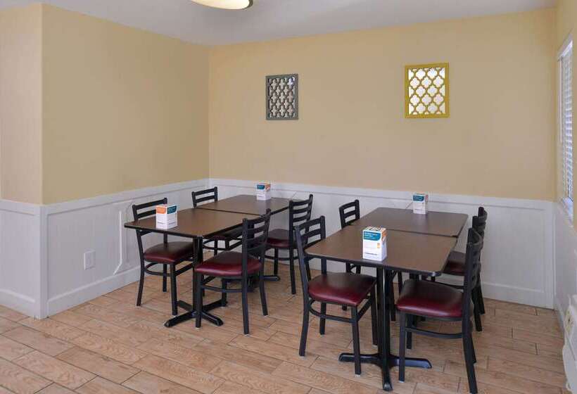 ホテル Econo Lodge