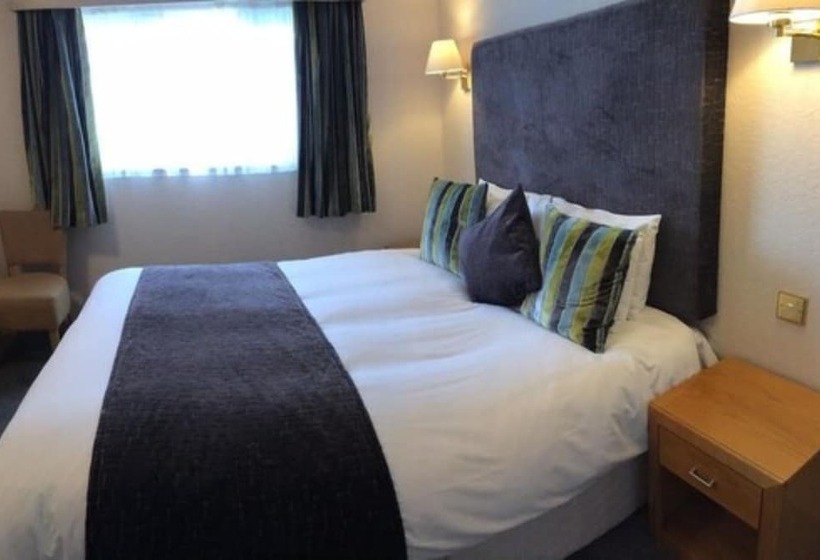 בית מלון כפרי Falcon