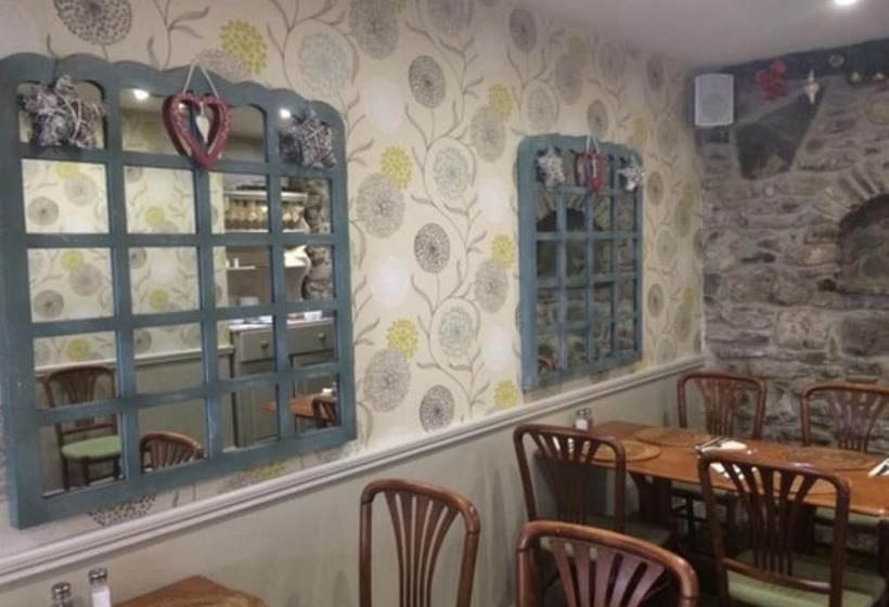 בית מלון כפרי Falcon