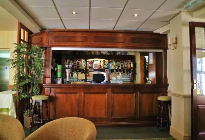 בית מלון כפרי Falcon