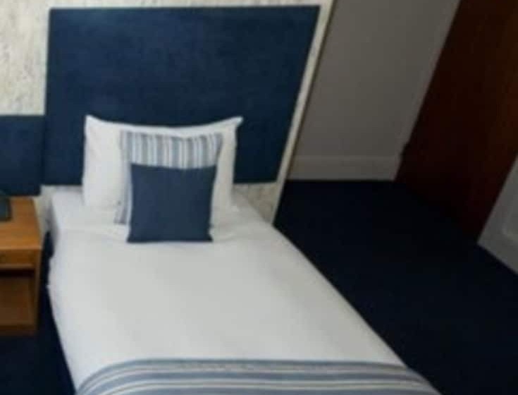 בית מלון כפרי Falcon