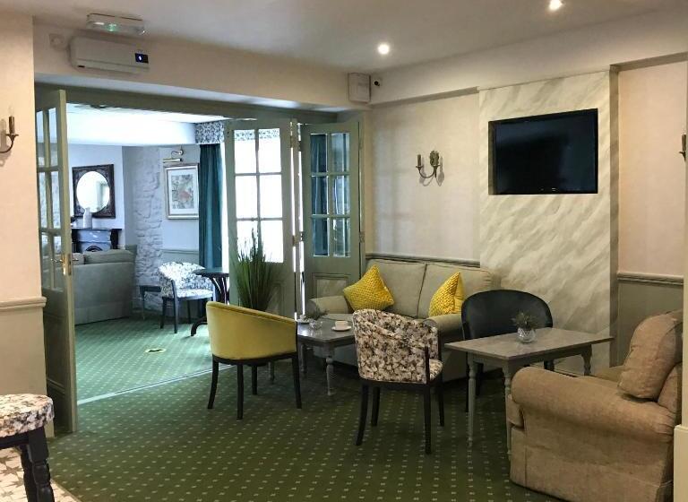 בית מלון כפרי Falcon