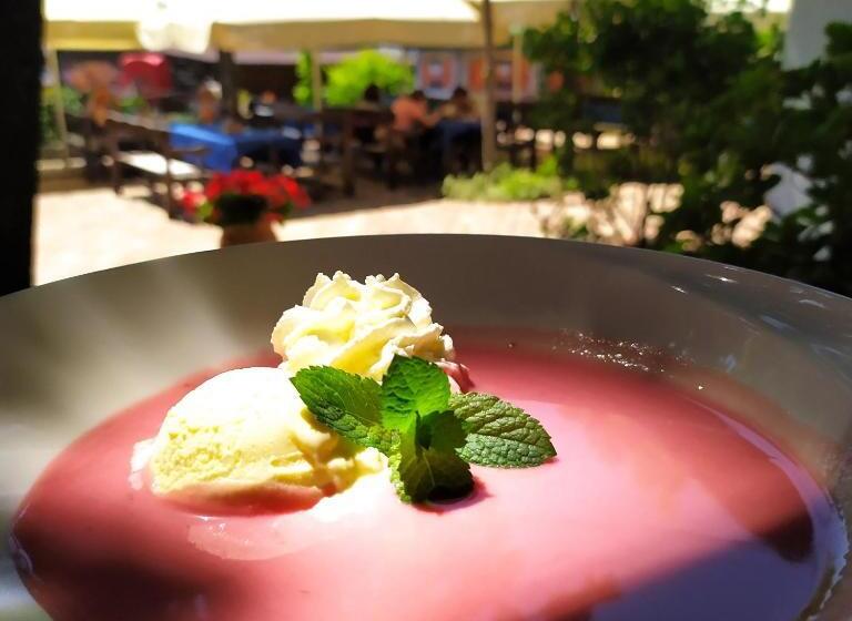 Gastland M1 Hotel & Conference Center