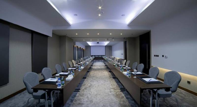 هتل Golden Tulip Dammam Corniche