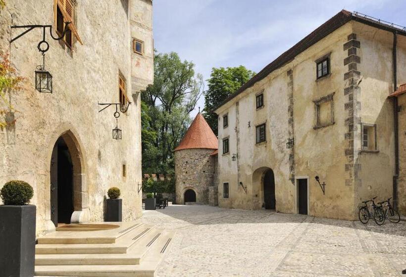 هتل Grad Otočec   Relais Chateaux