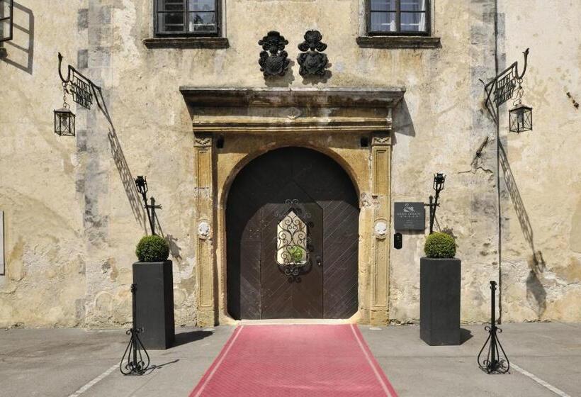 هتل Grad Otočec   Relais Chateaux