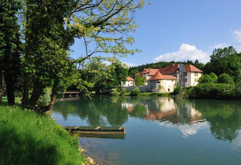 هتل Grad Otočec   Relais Chateaux