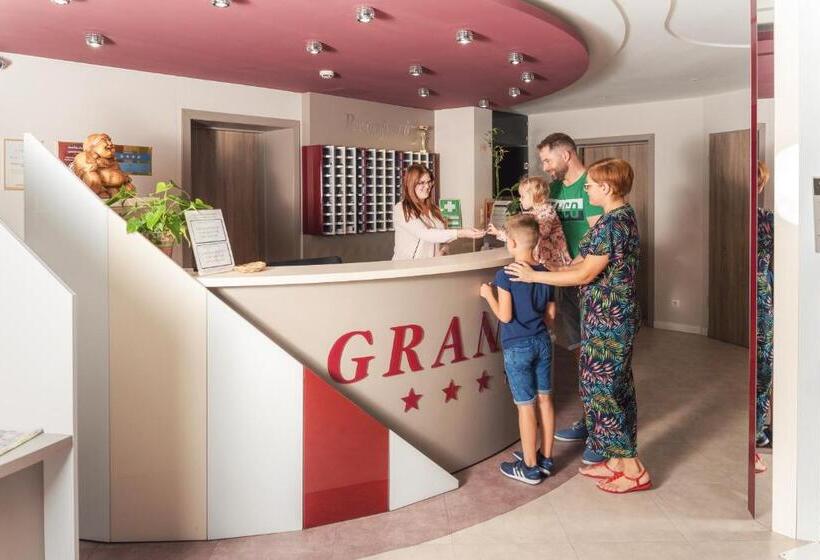 ホテル Granada Conference, Wellness And Sport