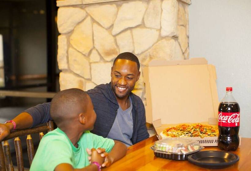 فندق Great Wolf Lodge Grand Mound