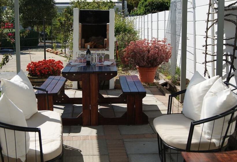 فندق Gubas De Hoek Meet Eat Sleep