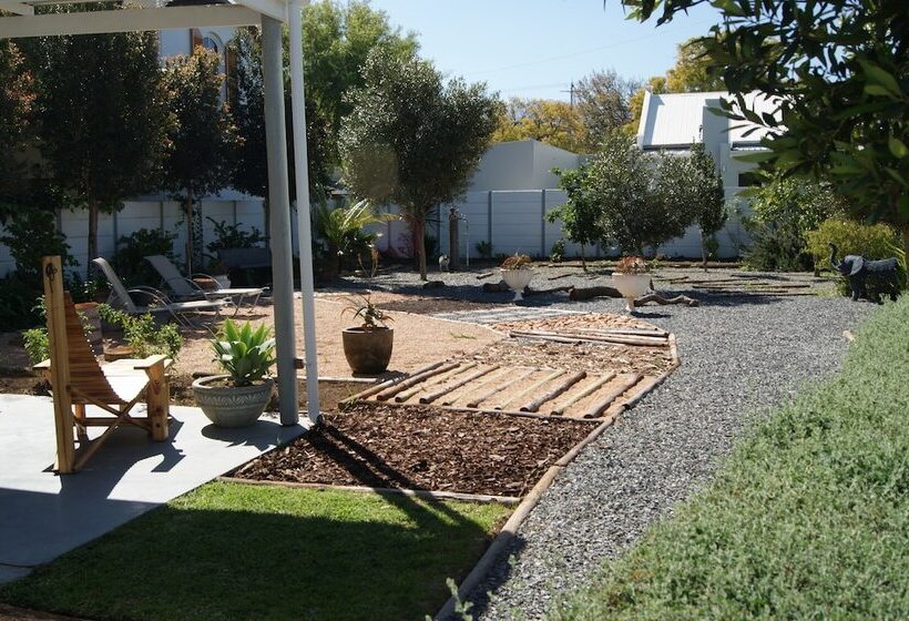 فندق Gubas De Hoek Meet Eat Sleep