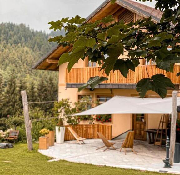 هتل Guesthouse Smogavc