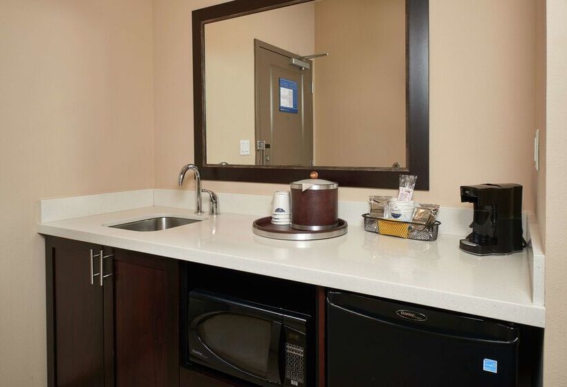 هتل Hampton Inn & Suites Portland/vancouver