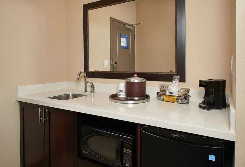 هتل Hampton Inn & Suites Portland/vancouver