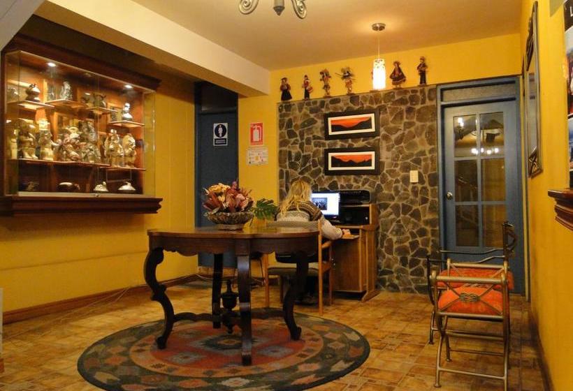 ホテル Hostal Helena S House