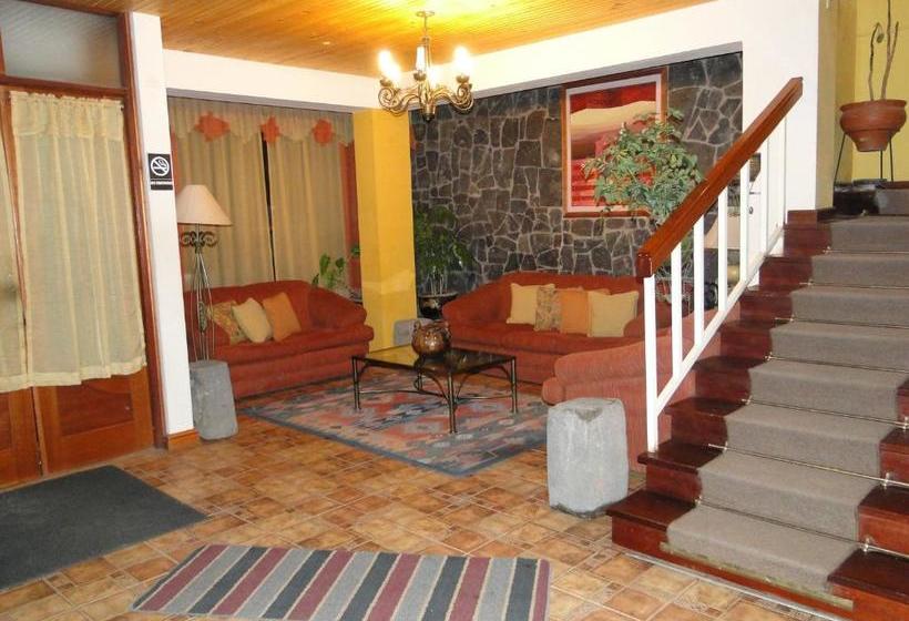 ホテル Hostal Helena S House