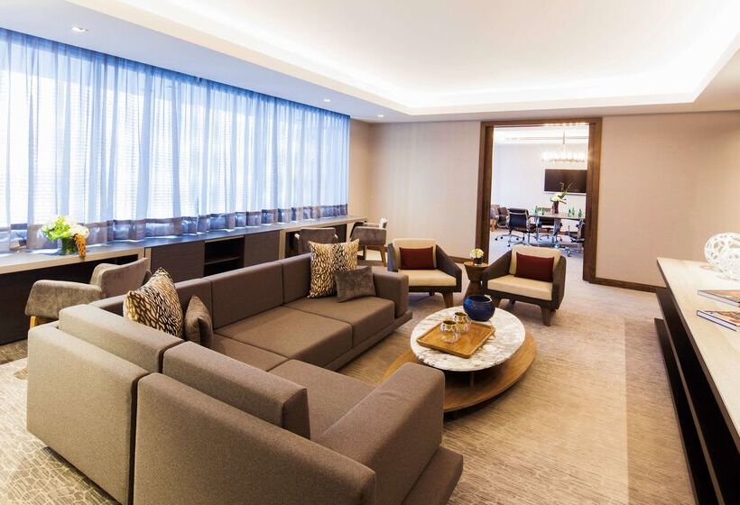 ホテル Hilton Mexico City Santa Fe