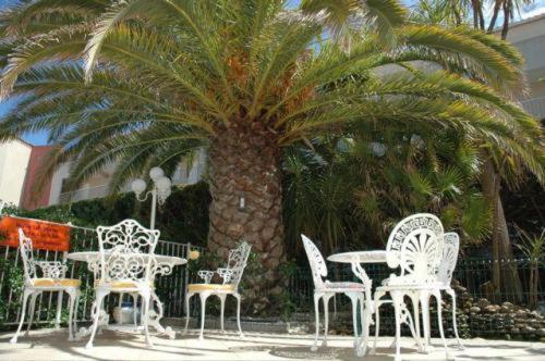 Отель Hôtel Azur