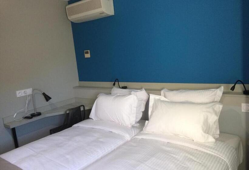 Отель Hôtel Azur