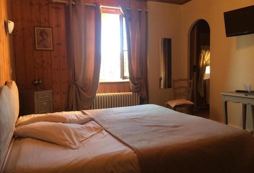 Отель Hôtel La Vallée