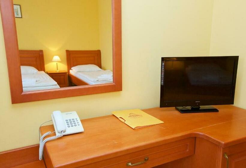 בית מלון כפרי Járja